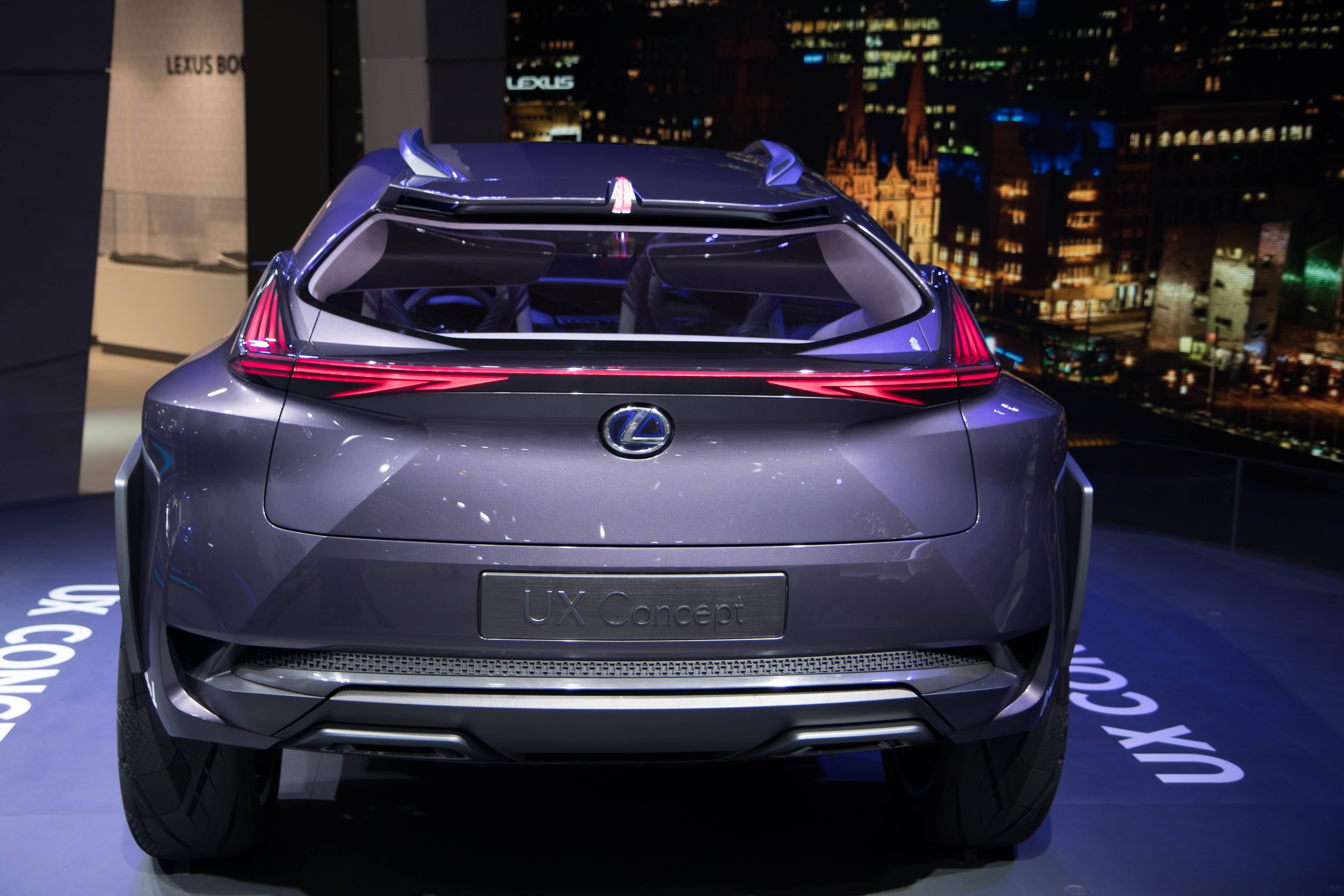 Раскрыты подробности электрического кроссовера lexus ux 300e для европы