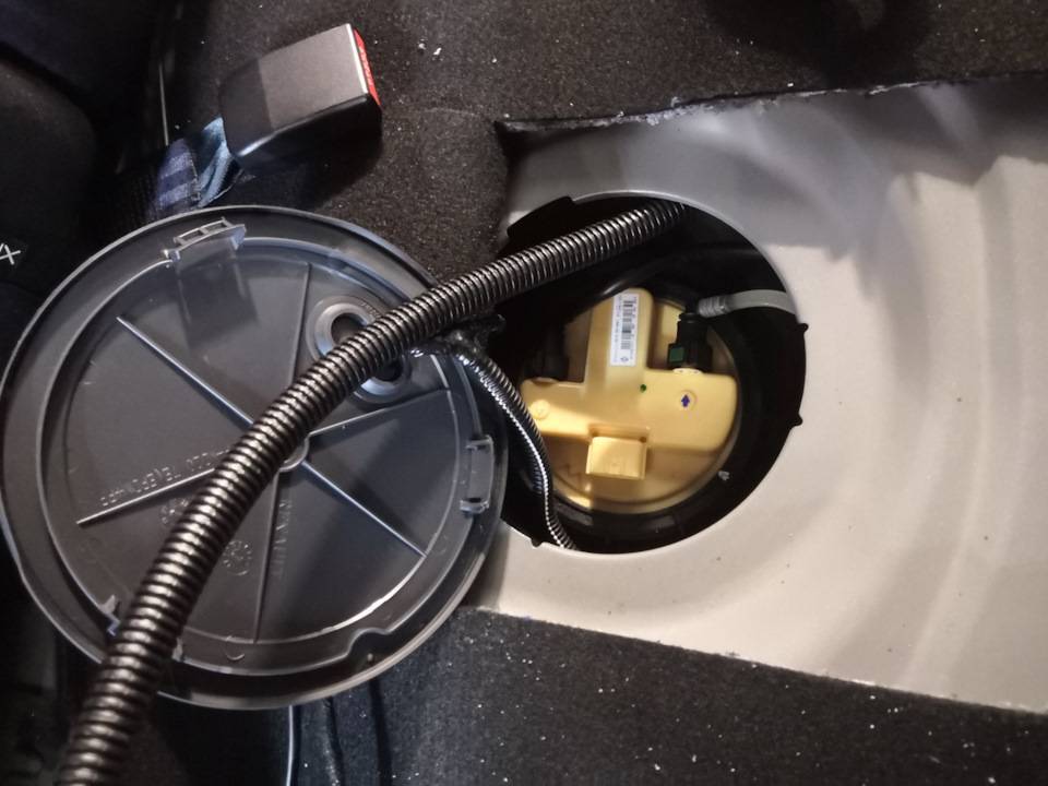 Как слить бензин с рено дастер фото и видео